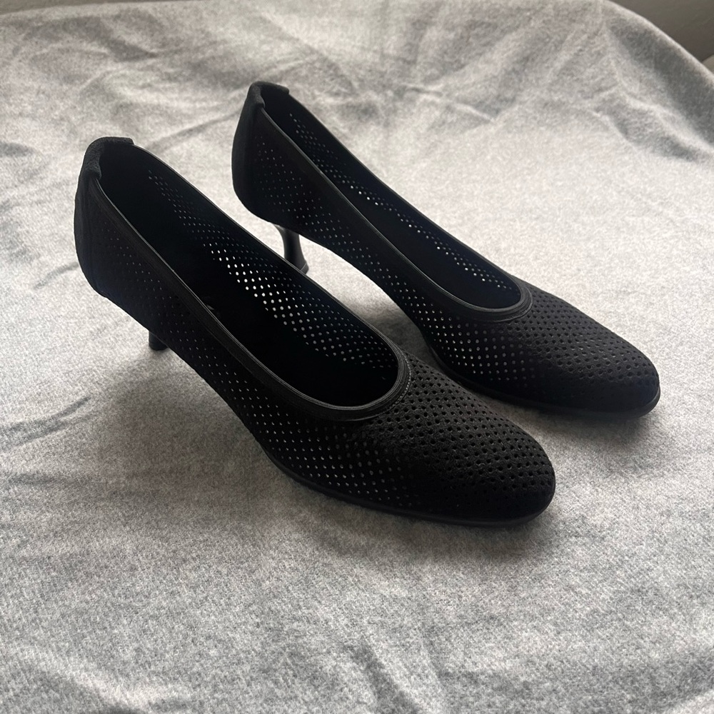 Stuart Weitzman Black Heels 8 - image 1